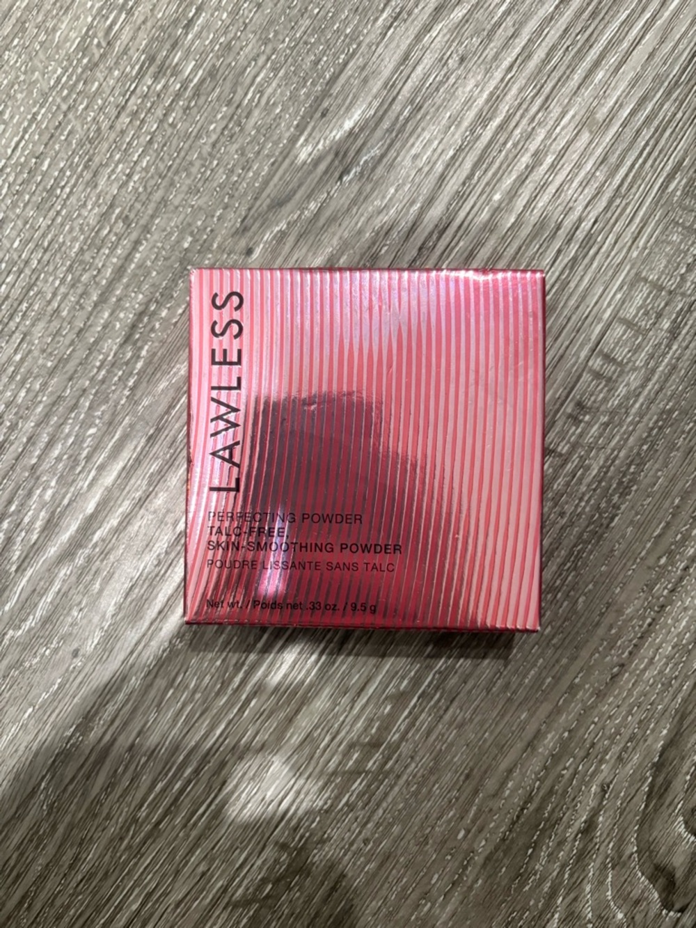 LAWLESS Skin-Smoothing Finishing Powder - Pink Shimmer